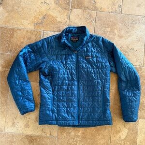 PATAGONIA MENS Size Large 
Lightly Used Jacket, deep teal color!